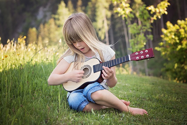 dievča gitara.jpg